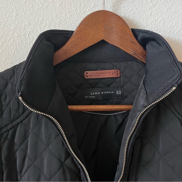 Zara Black Puffer Pocketed Zip Up Elegant Everyday Jacket Quilted Design - Picture 3 of 7